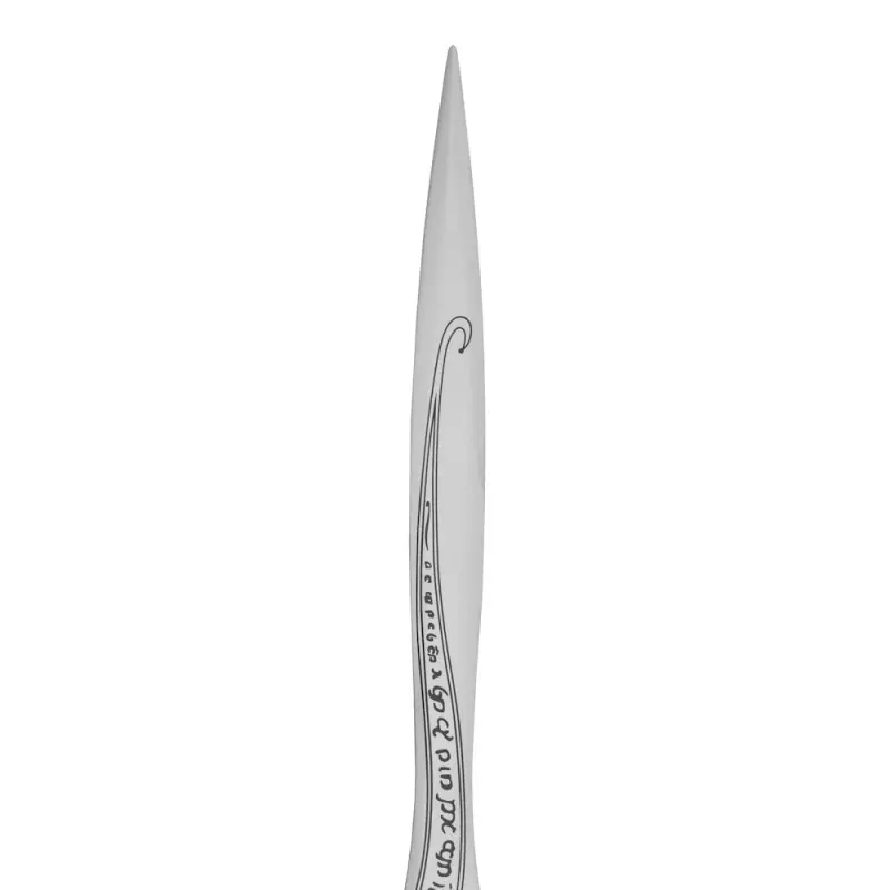 THE LORD OF THE RINGS-INSPIRED ORNAMENTAL DAGGER